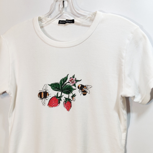 Brandy Melville White Strawberry Bee Crop T-shirt - Picture 2 of 4